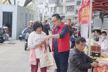 深圳怡康婦產醫院攜手大塘龍社區開展公益義診活動 深圳怡康婦產醫院攜手大塘龍社區開展公益義診活動